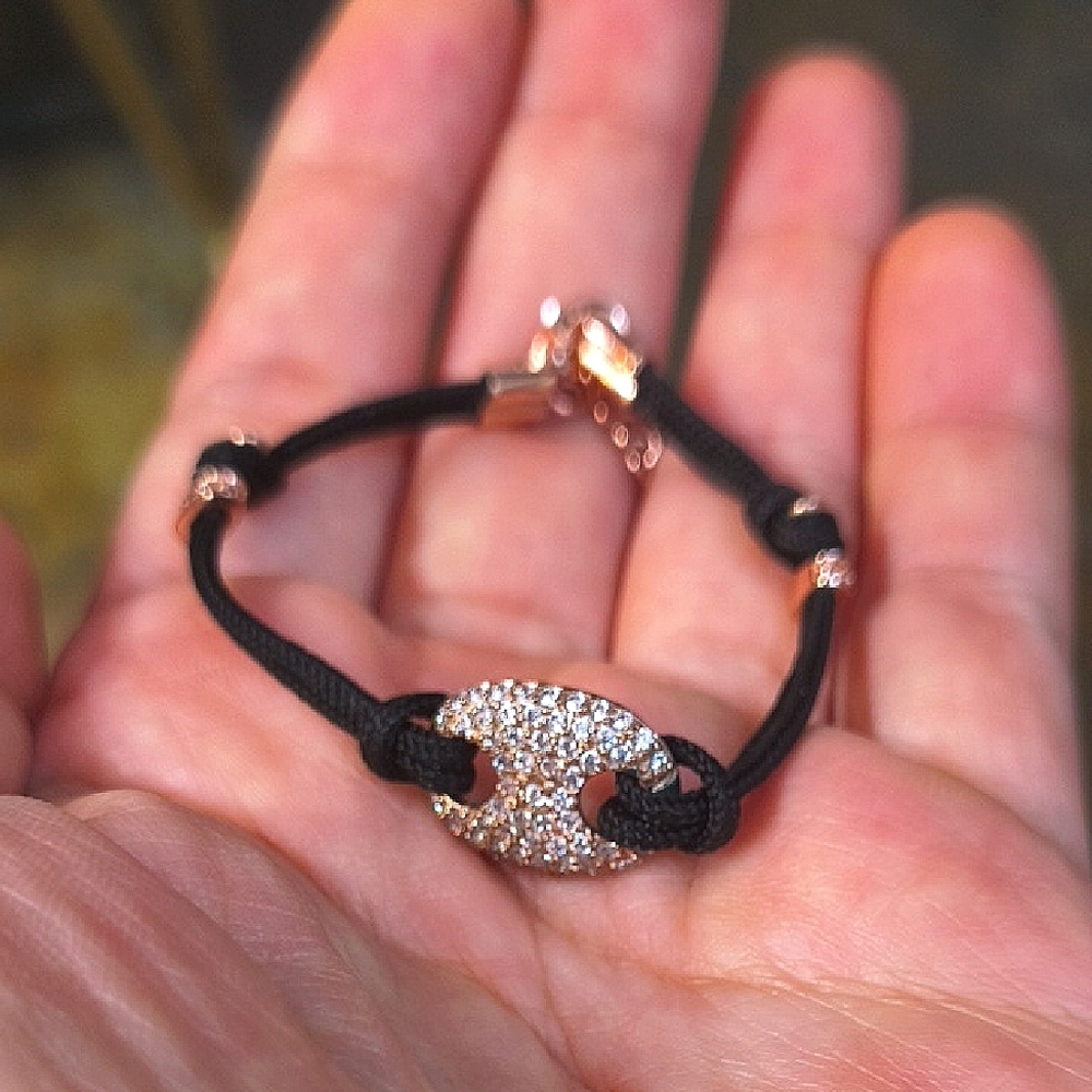 Elegant Black and Gold Bracelet - Cuban